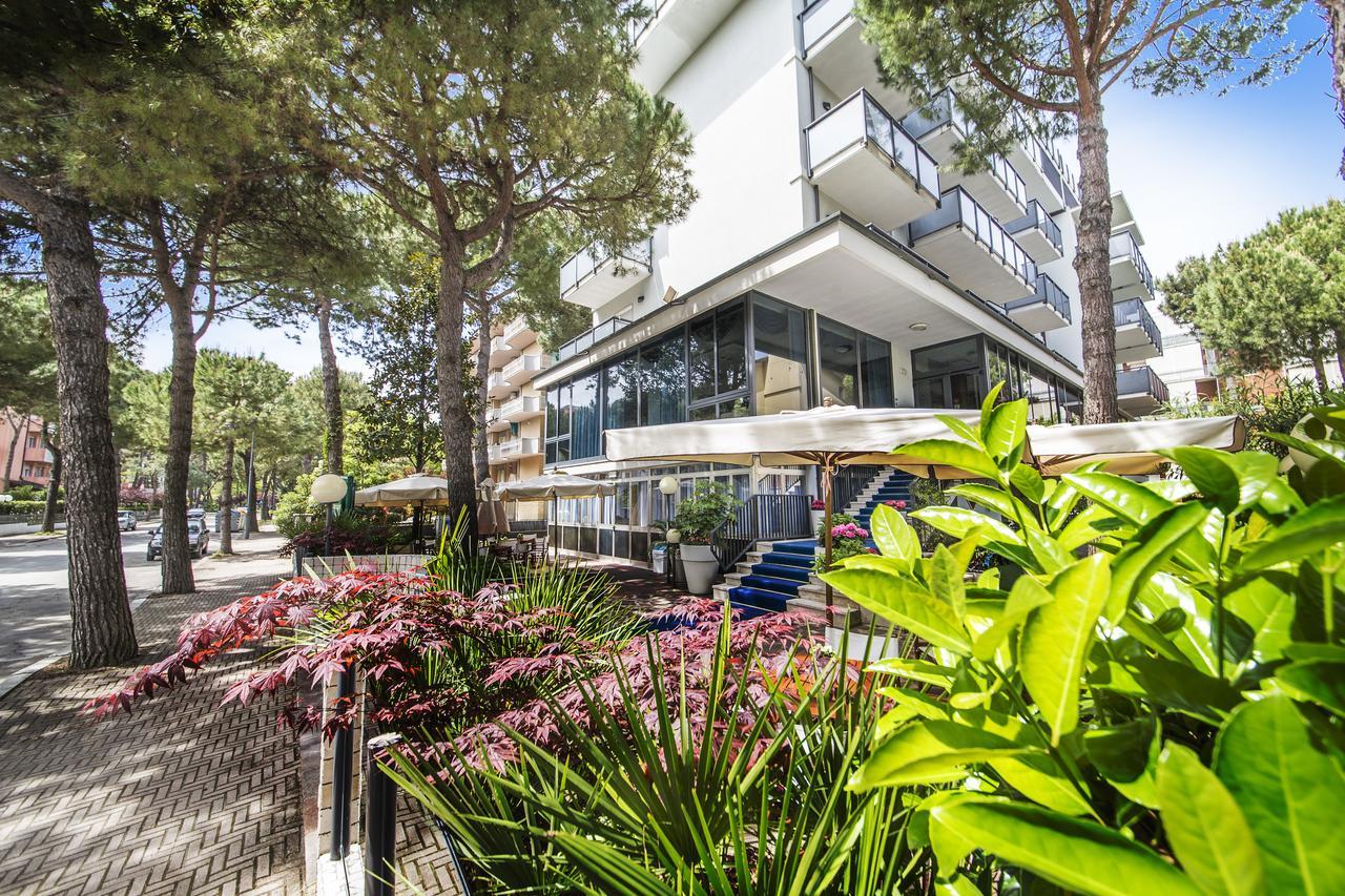 Renzo Hotel Cesenatico Exteriör bild