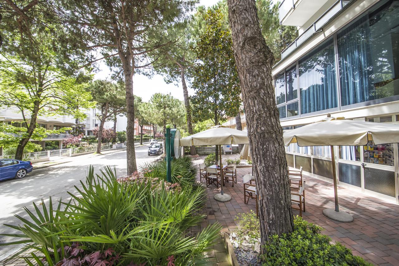Renzo Hotel Cesenatico Exteriör bild
